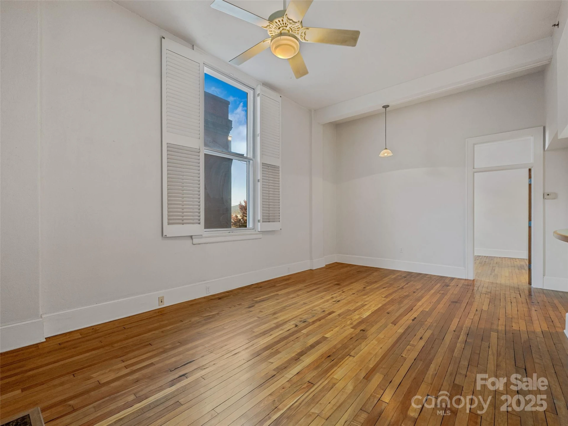84 W Walnut Street #303 - Photo 7