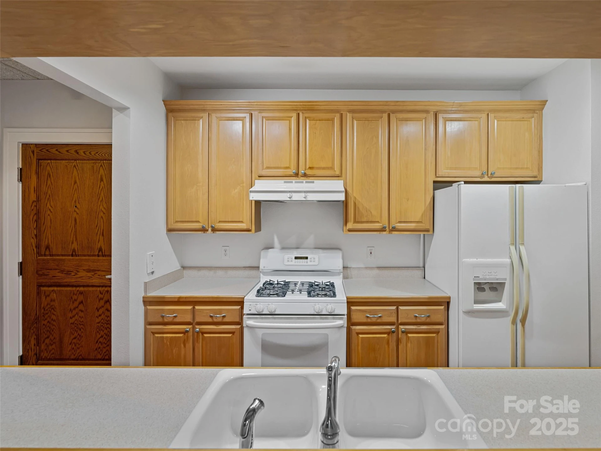 84 W Walnut Street #303 - Photo 9