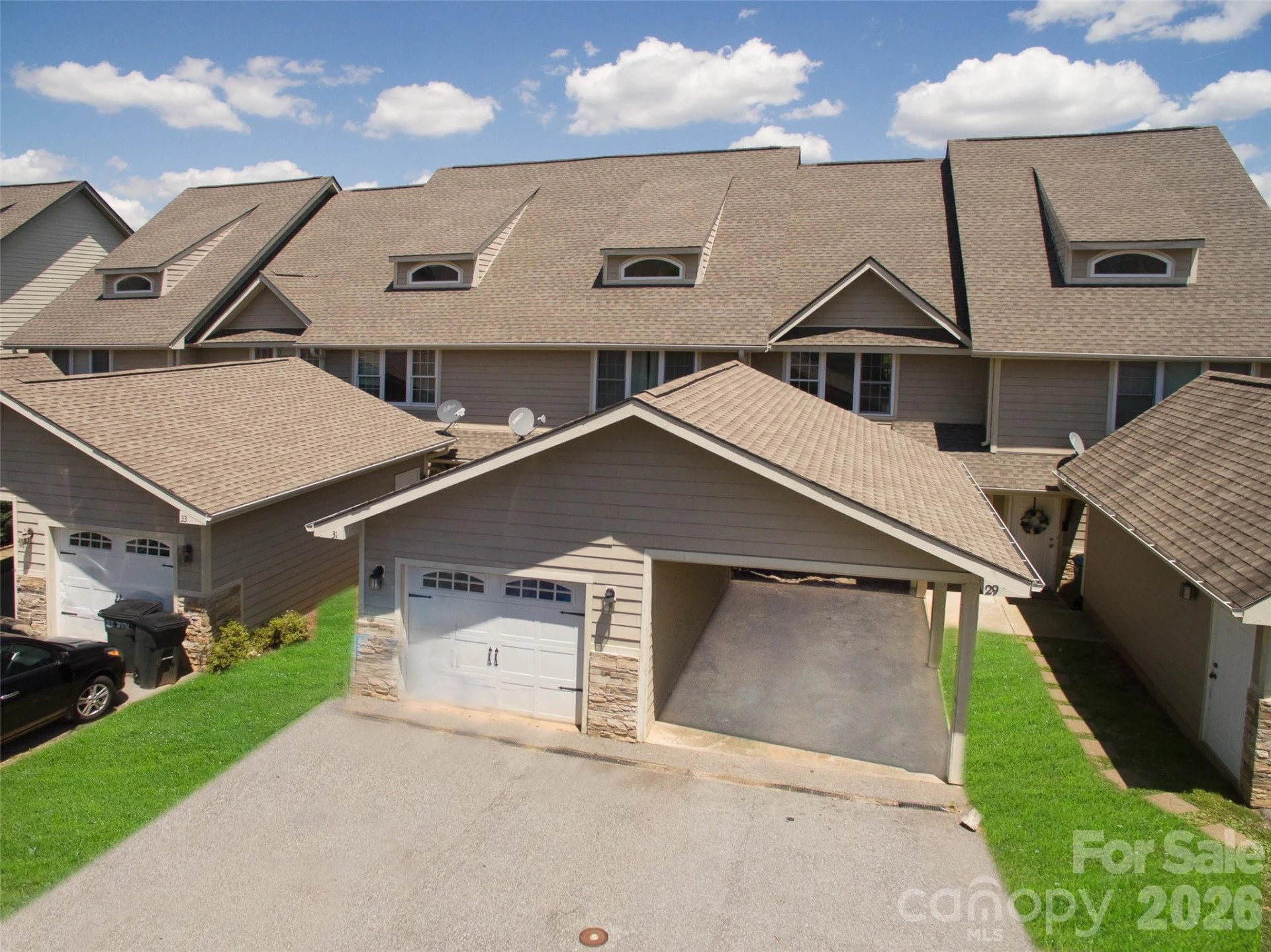 29 Rotunda Circle - Photo 2