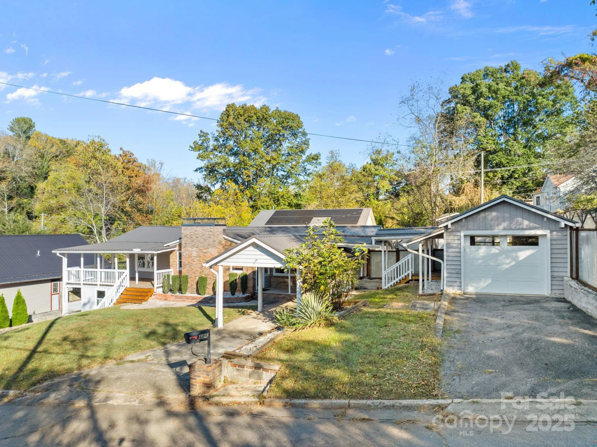 186 Joyner Avenue - Photo 2