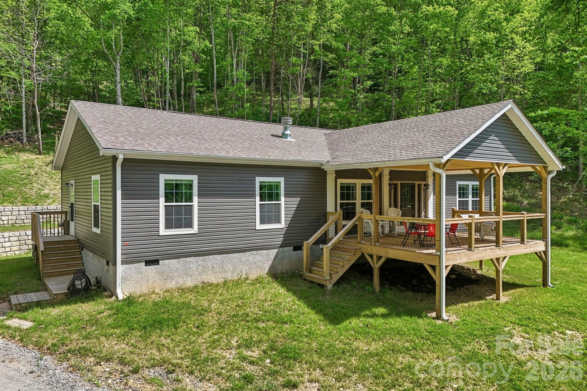 590 Willow Lane - Photo 2