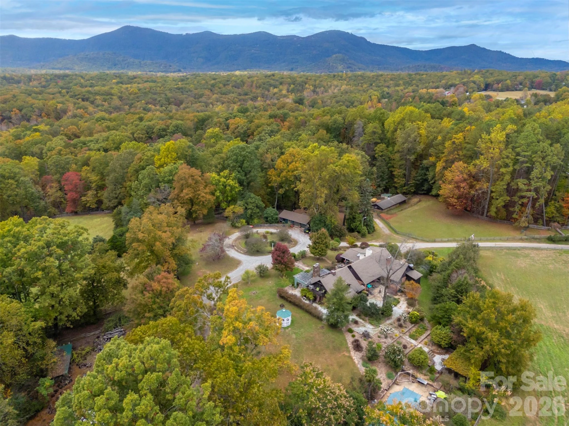 936 Golden Road - Photo 3