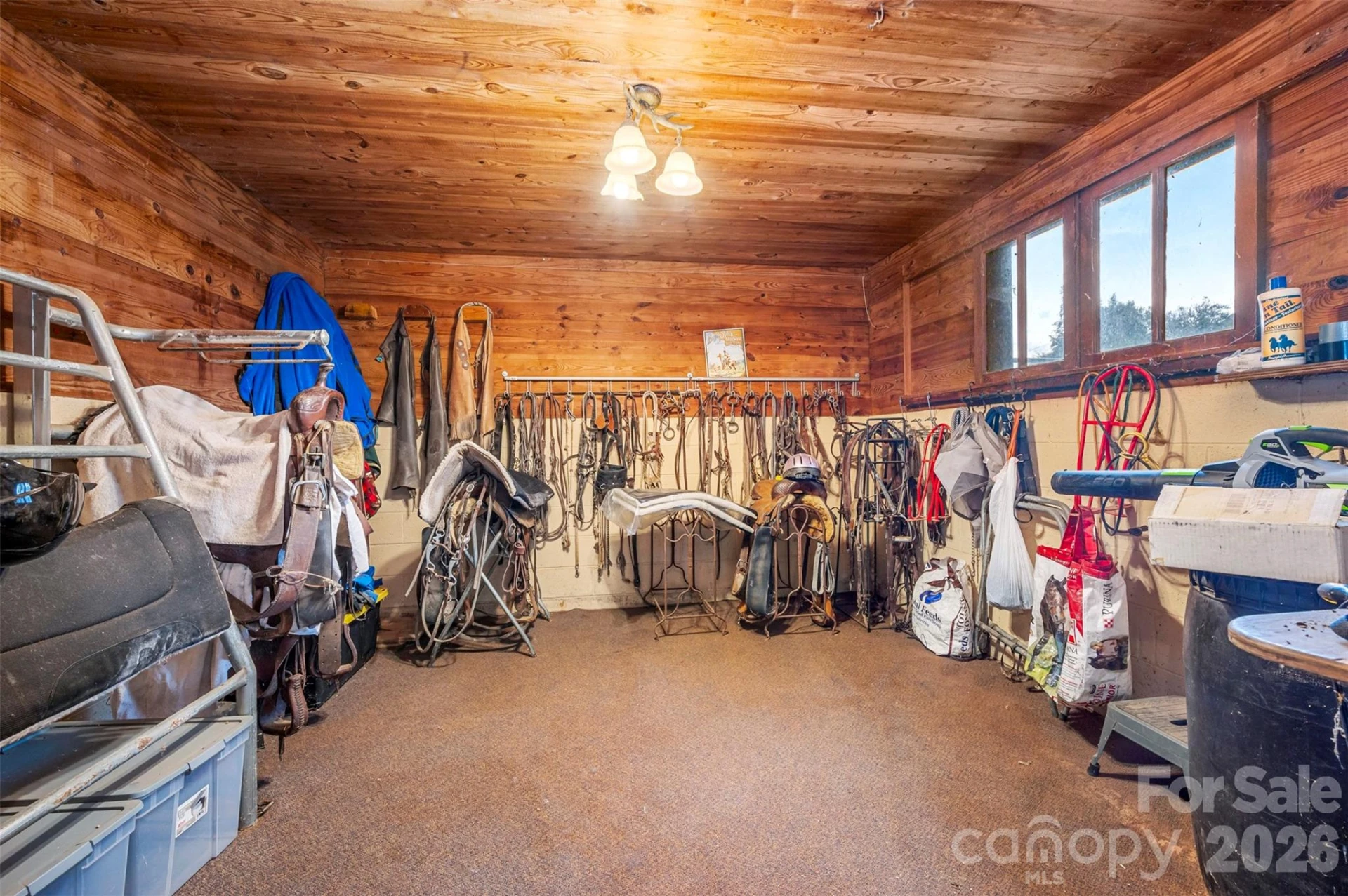 936 Golden Road - Photo 32