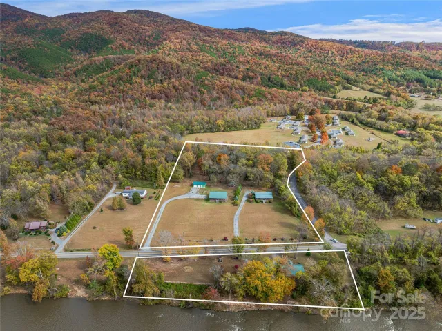 1640, 1641, 1642 River Road, Hot Springs, NC, 28743
