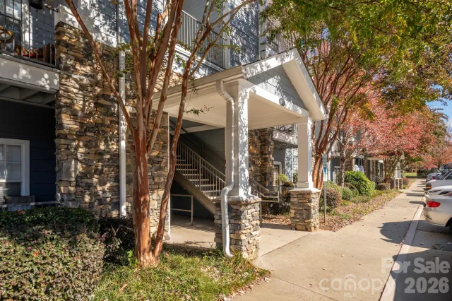 600 Vista Lake Drive