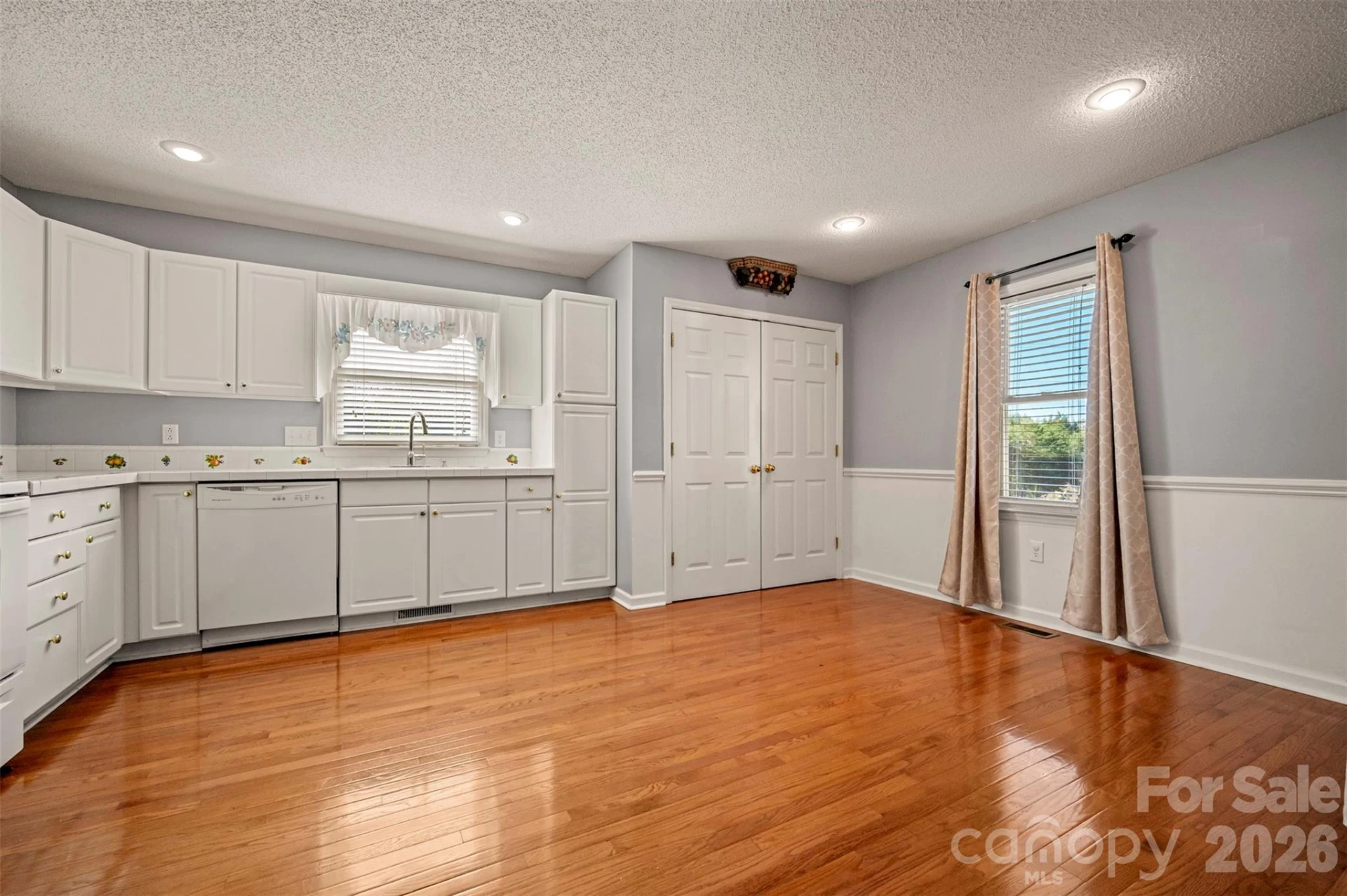 506 Pleasant Street - Photo 10