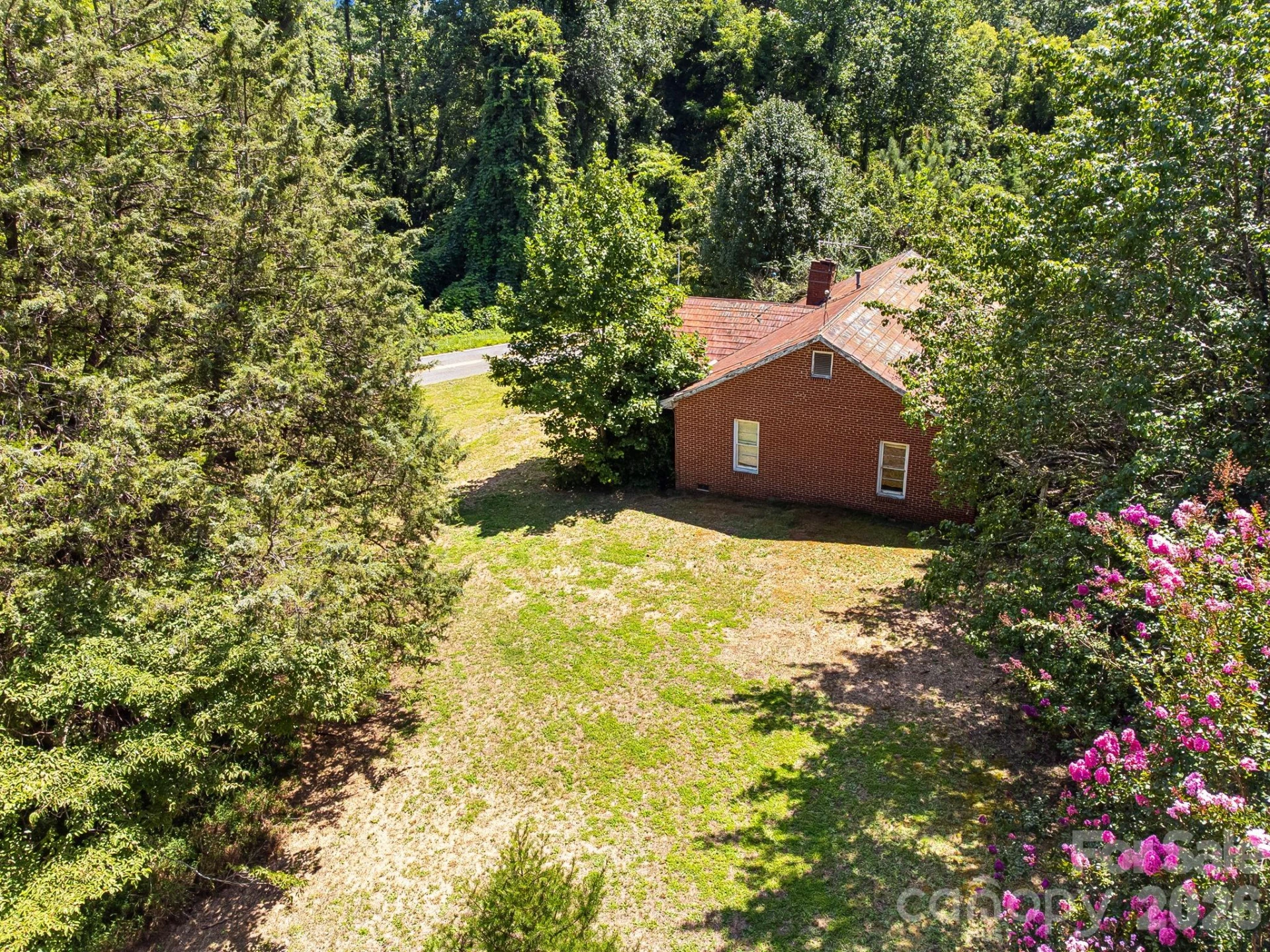 211 Luckadoo Road - Photo 3