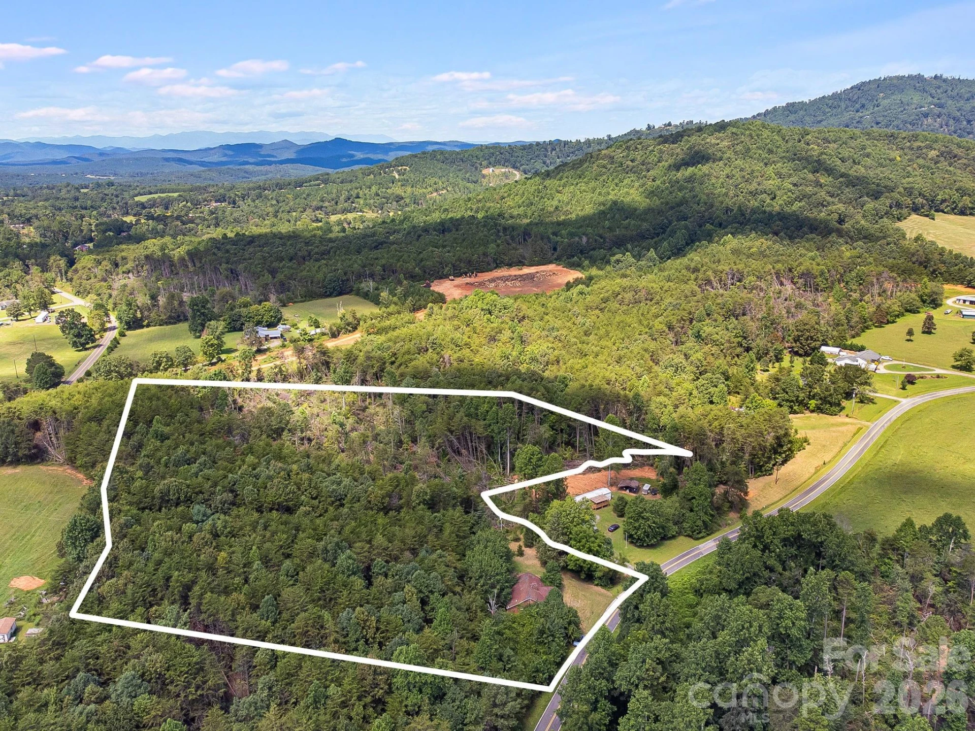 211 Luckadoo Road - Photo 5