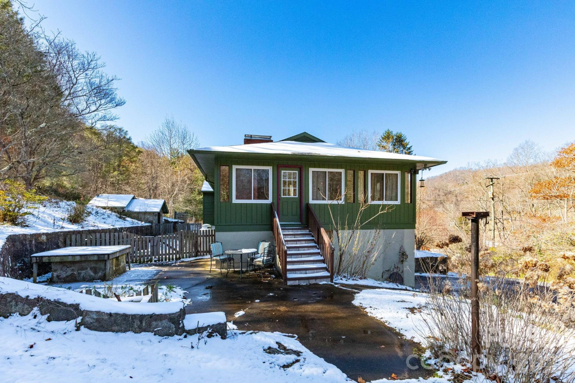 1115 Bee Tree Road - Photo 2