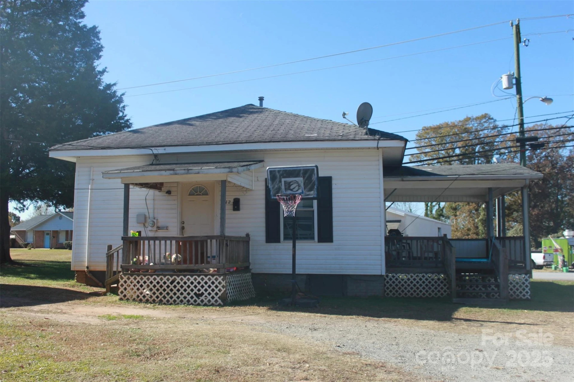 112 Eastside Drive - Photo 2