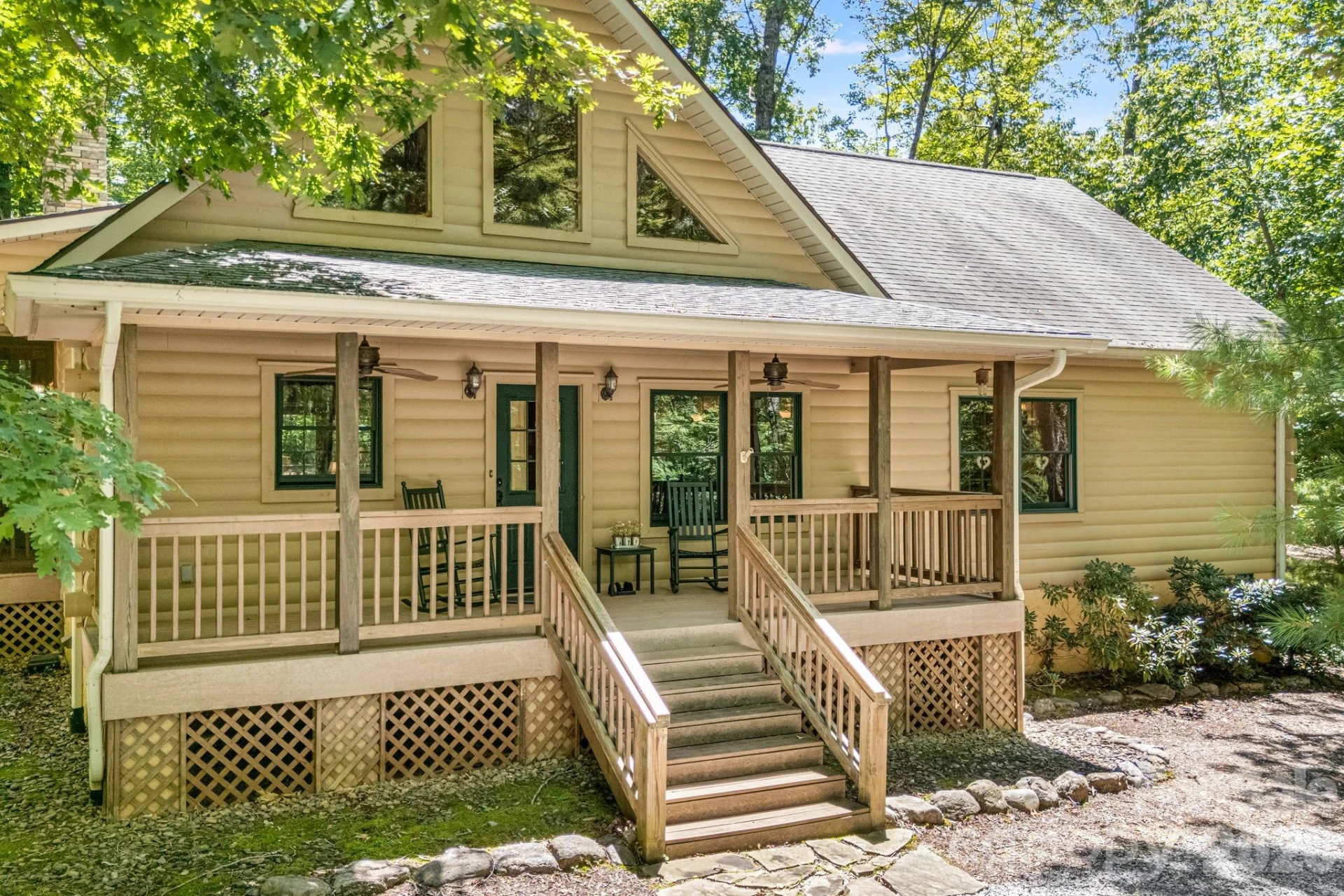 240 Ravenswood Drive - Photo 3
