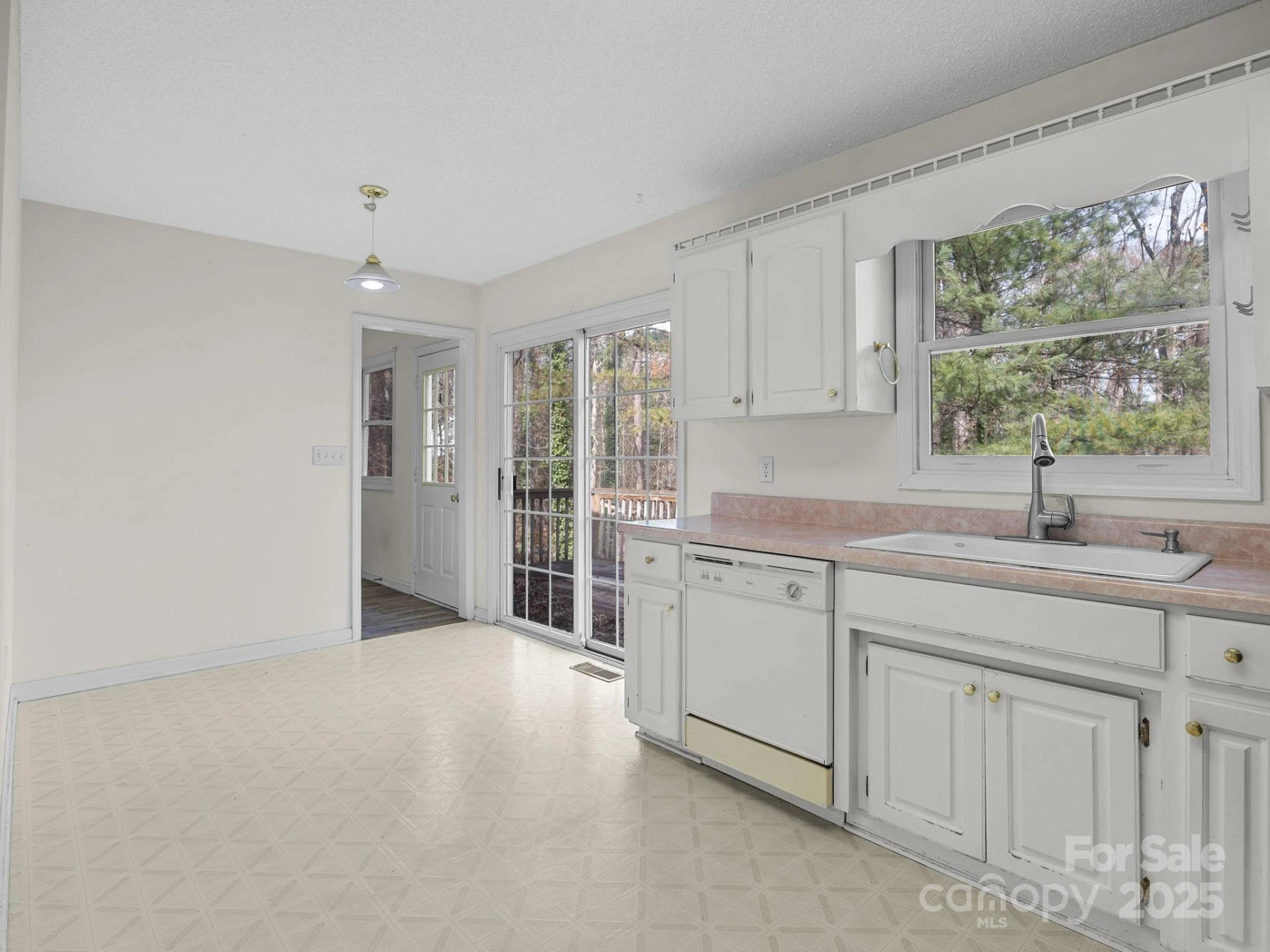 383 Woody Circle - Photo 14