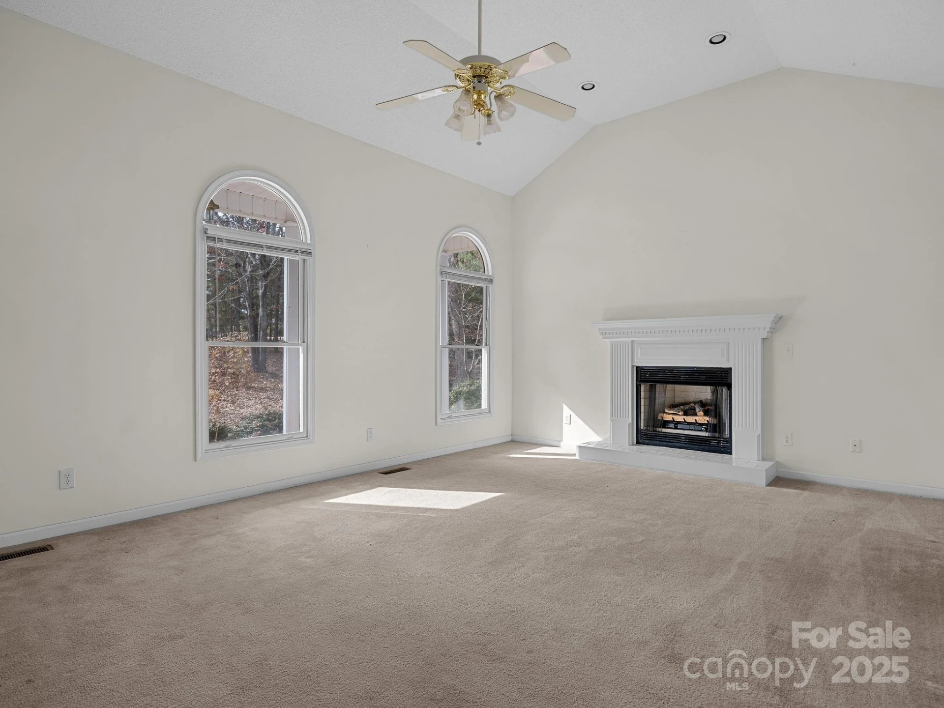 383 Woody Circle - Photo 9