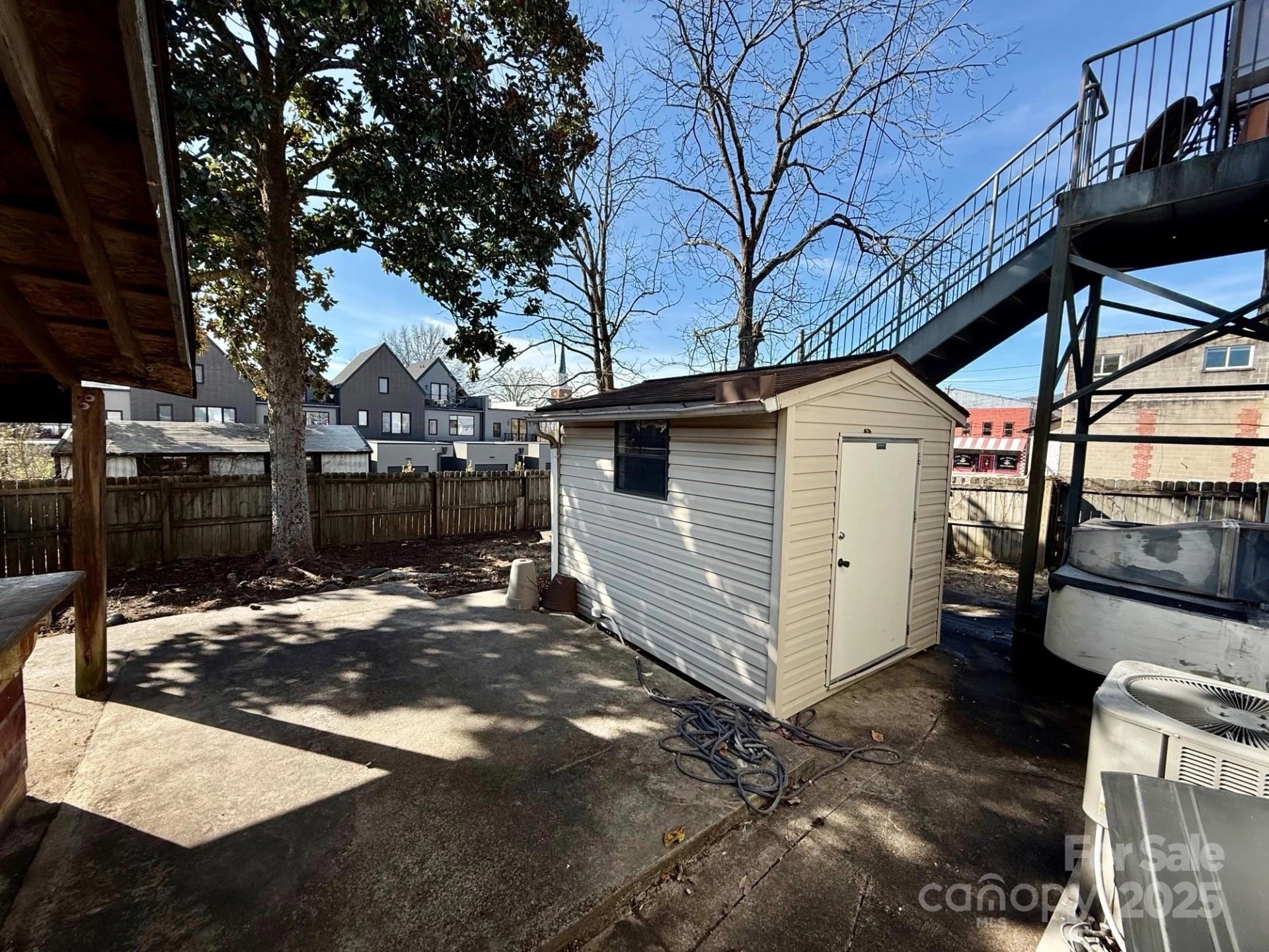 100 E Main Street - Photo 21
