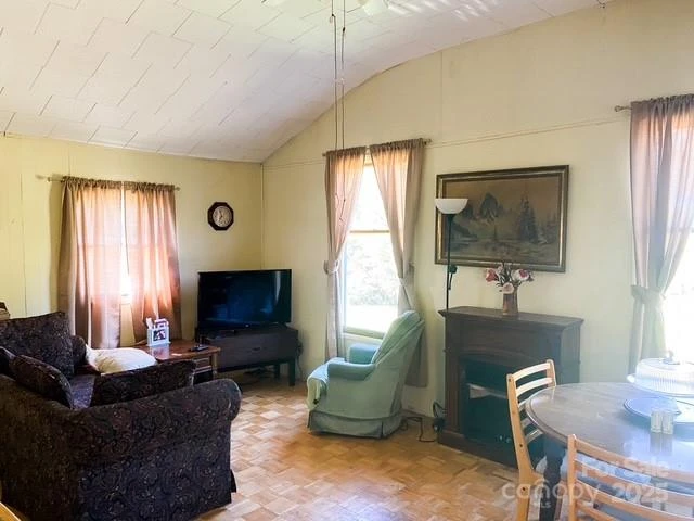 25 Highland Street - Photo 9