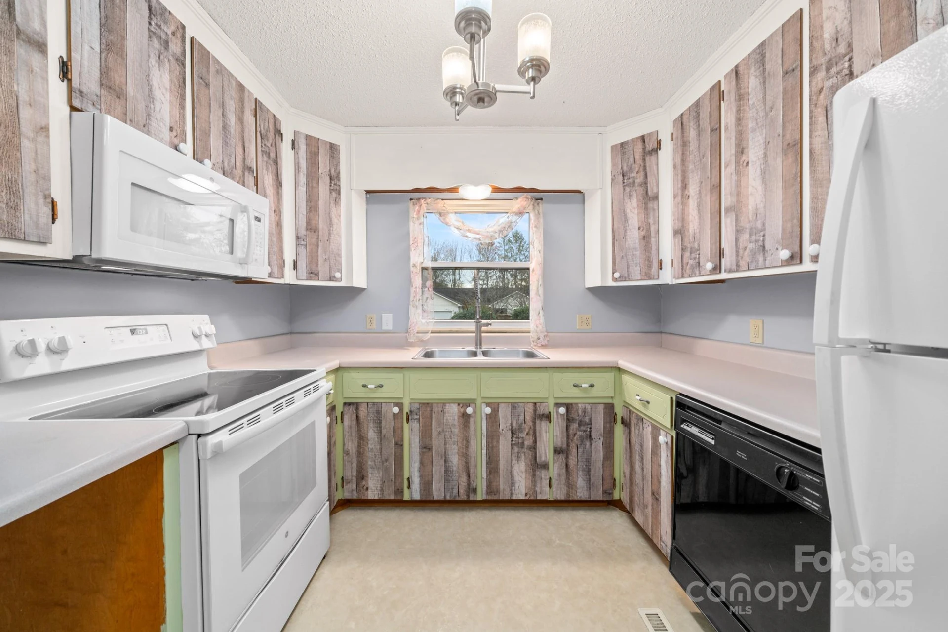 27 Capri Lane #15-D - Photo 11
