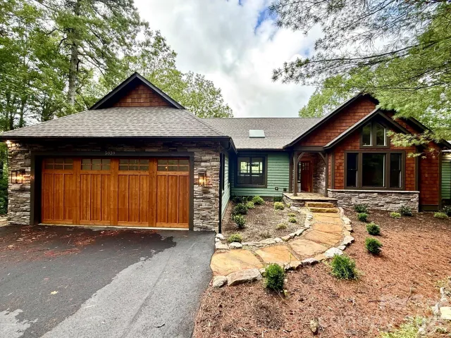 5039 Connestee Trail