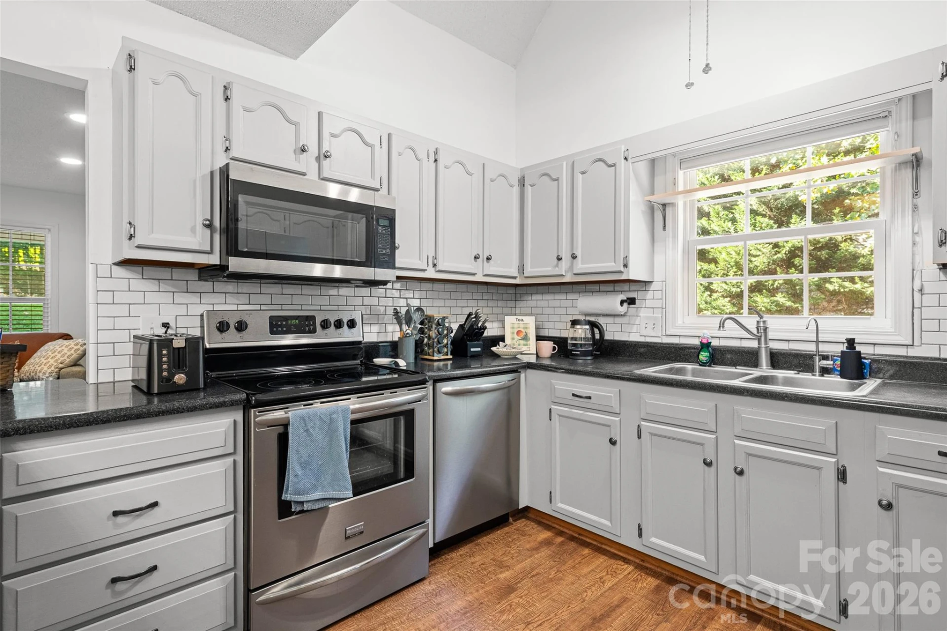 28 Grove Garden Avenue - Photo 6