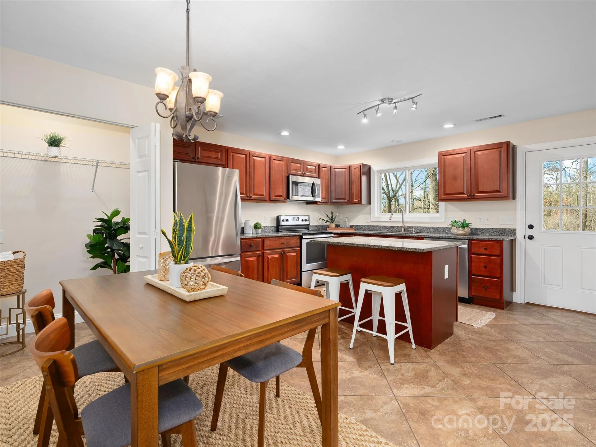 178 Locust Court - Photo 4