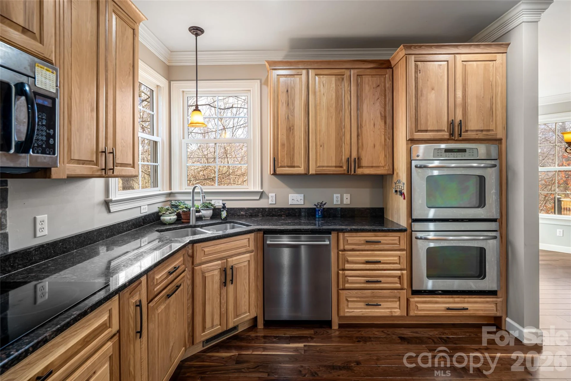 98 Sovereign Lane - Photo 6