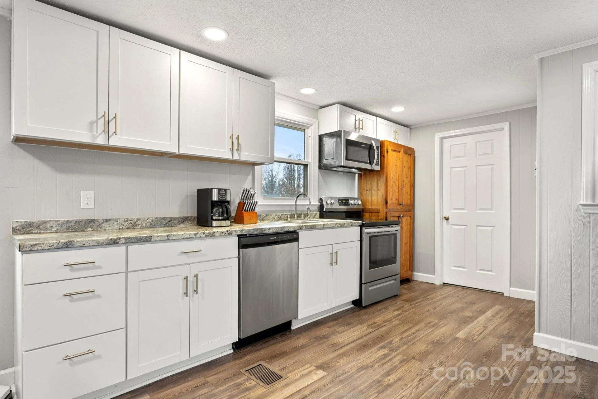 146 Old Castle Lane - Photo 5