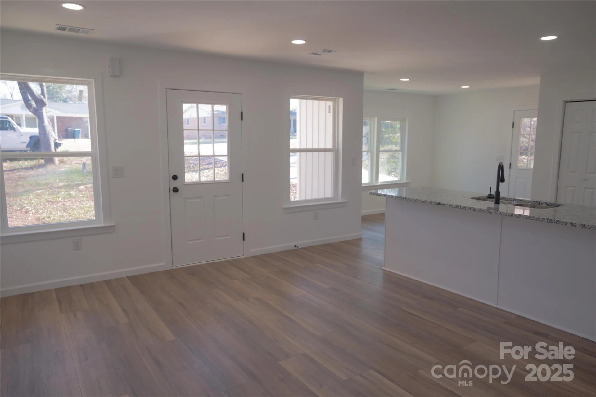 213 Mountain View Street - Photo 12