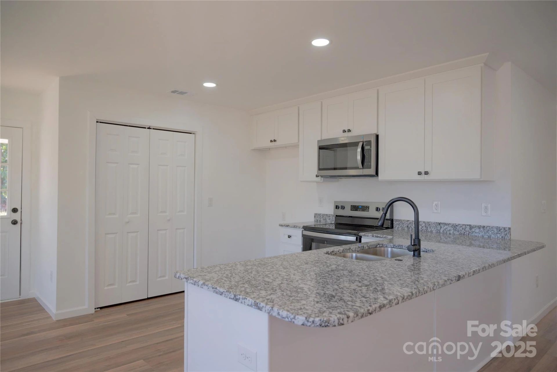 213 Mountain View Street - Photo 10