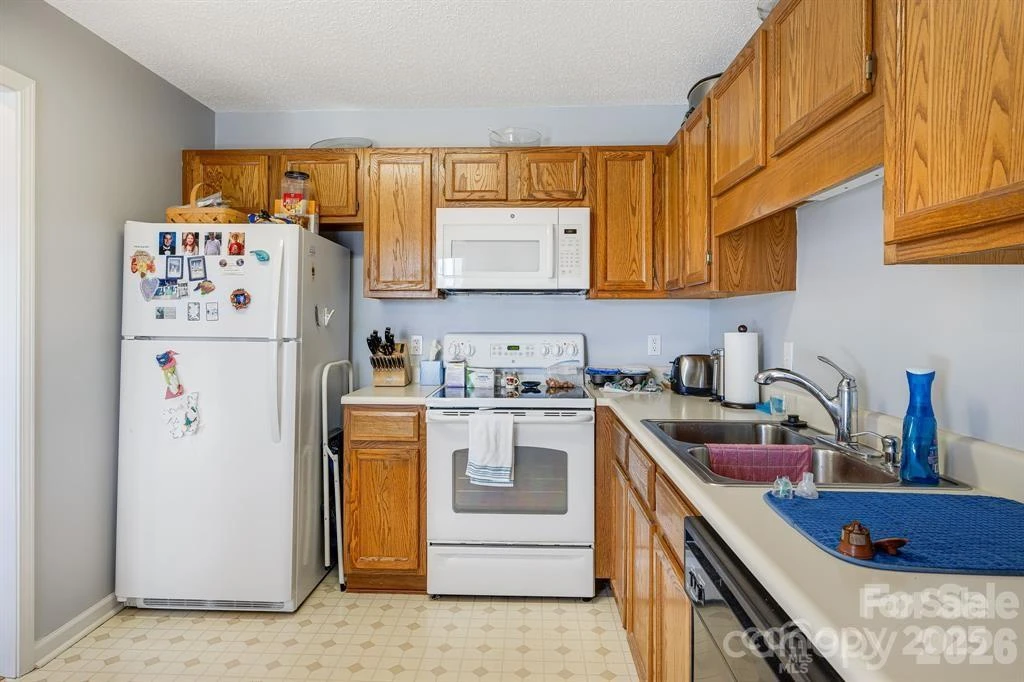 2904 Sagamore Lane - Photo 9