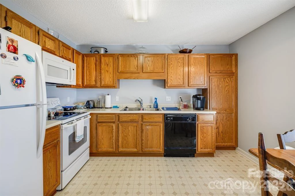 2904 Sagamore Lane - Photo 10