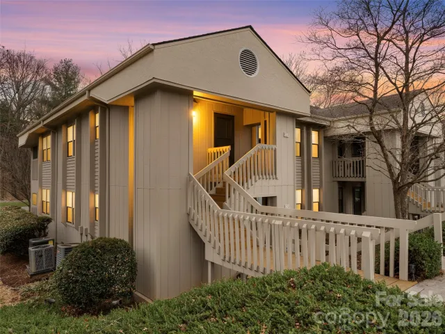 102 Abbey Circle