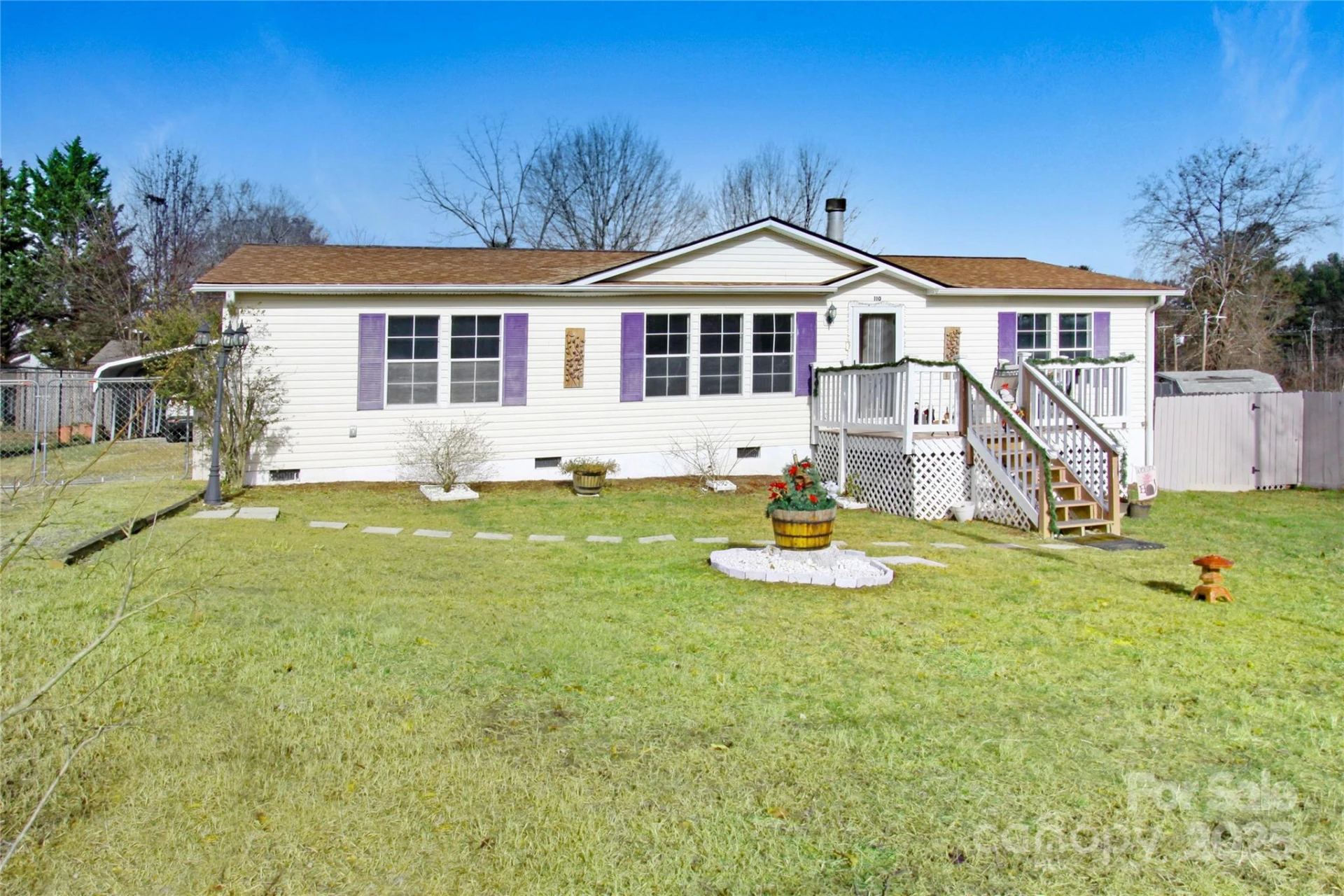 110 Pinellas Street - Photo 2