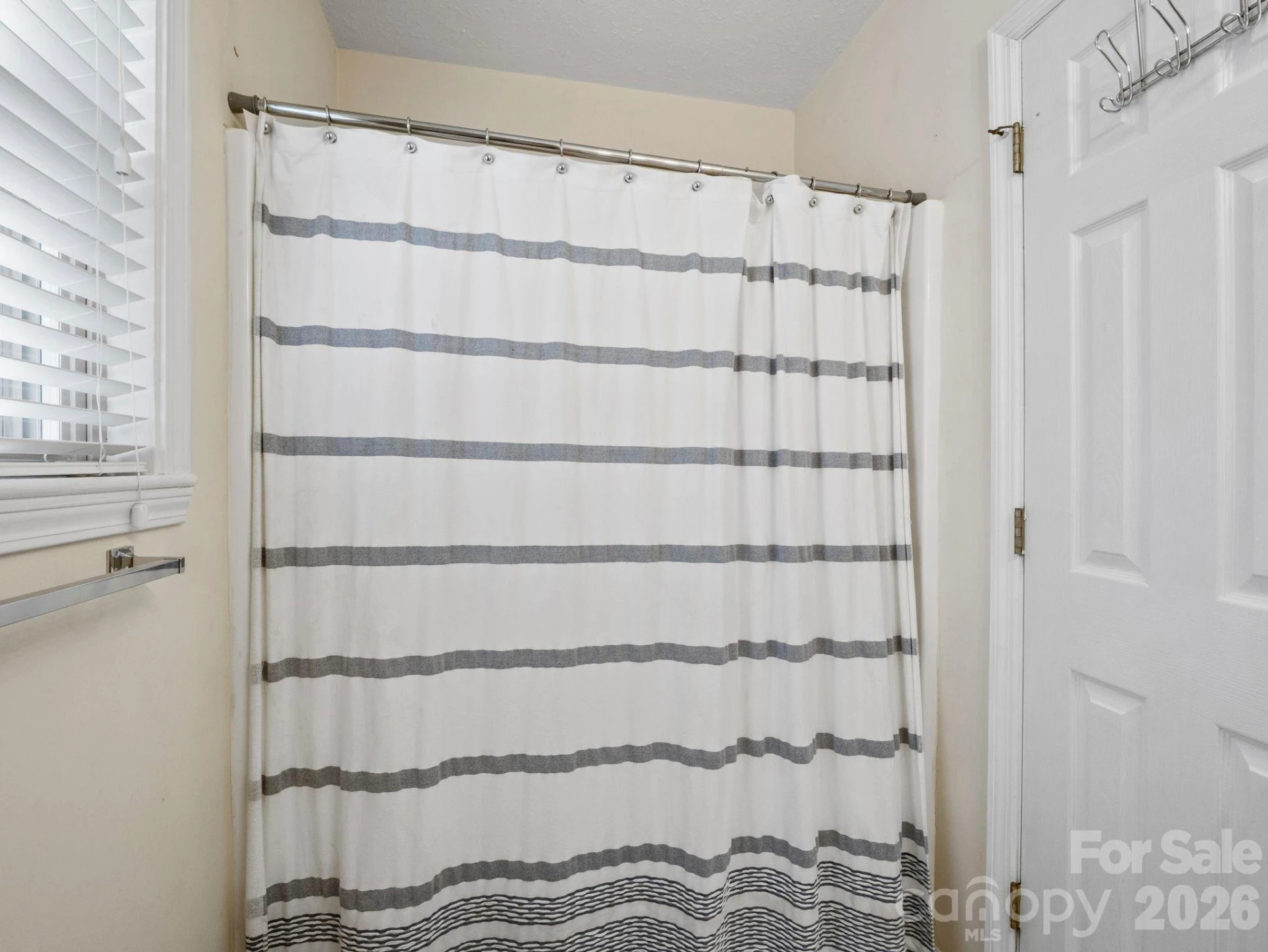 137 Weaver Court - Photo 17