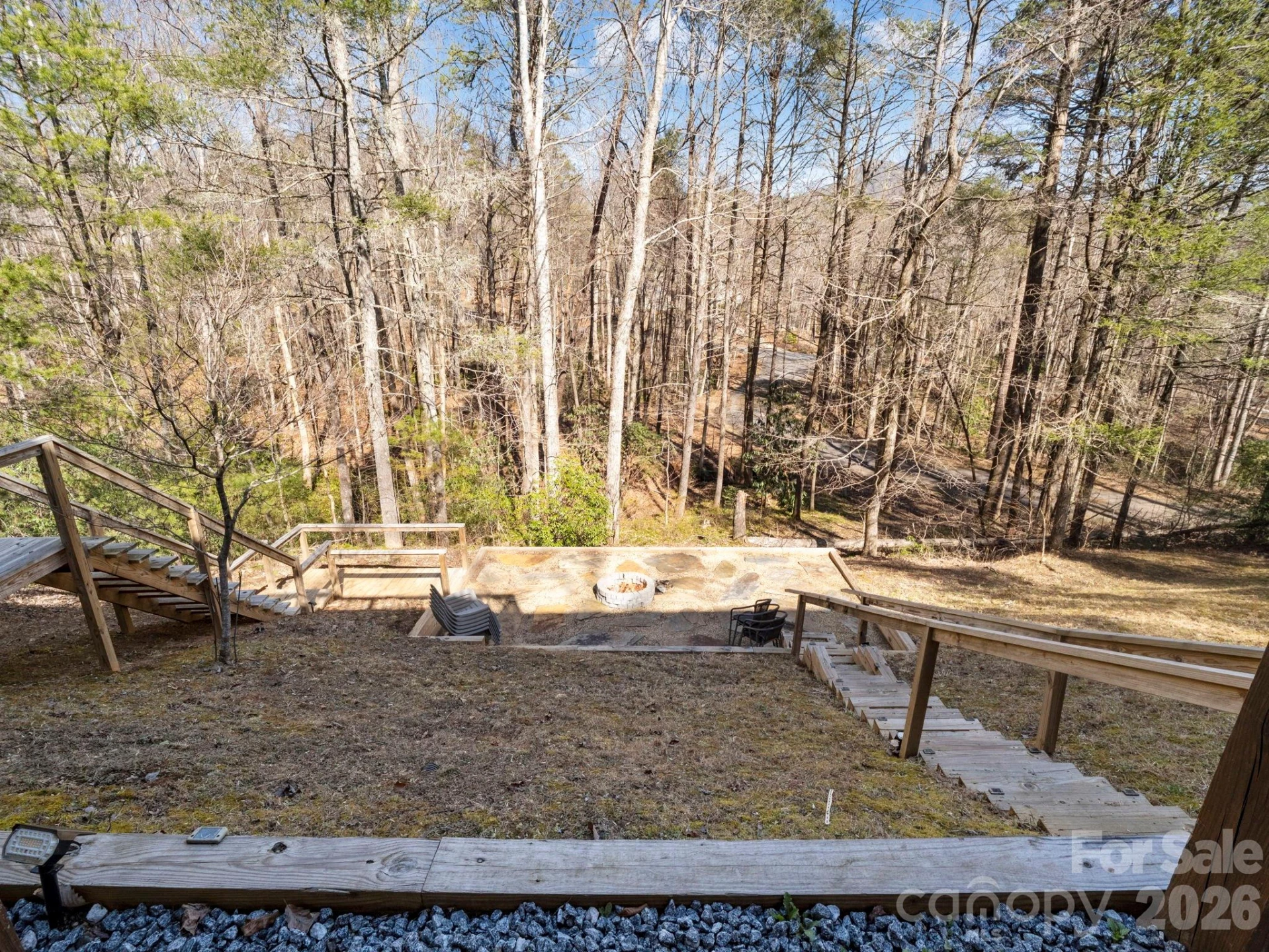137 Weaver Court - Photo 32