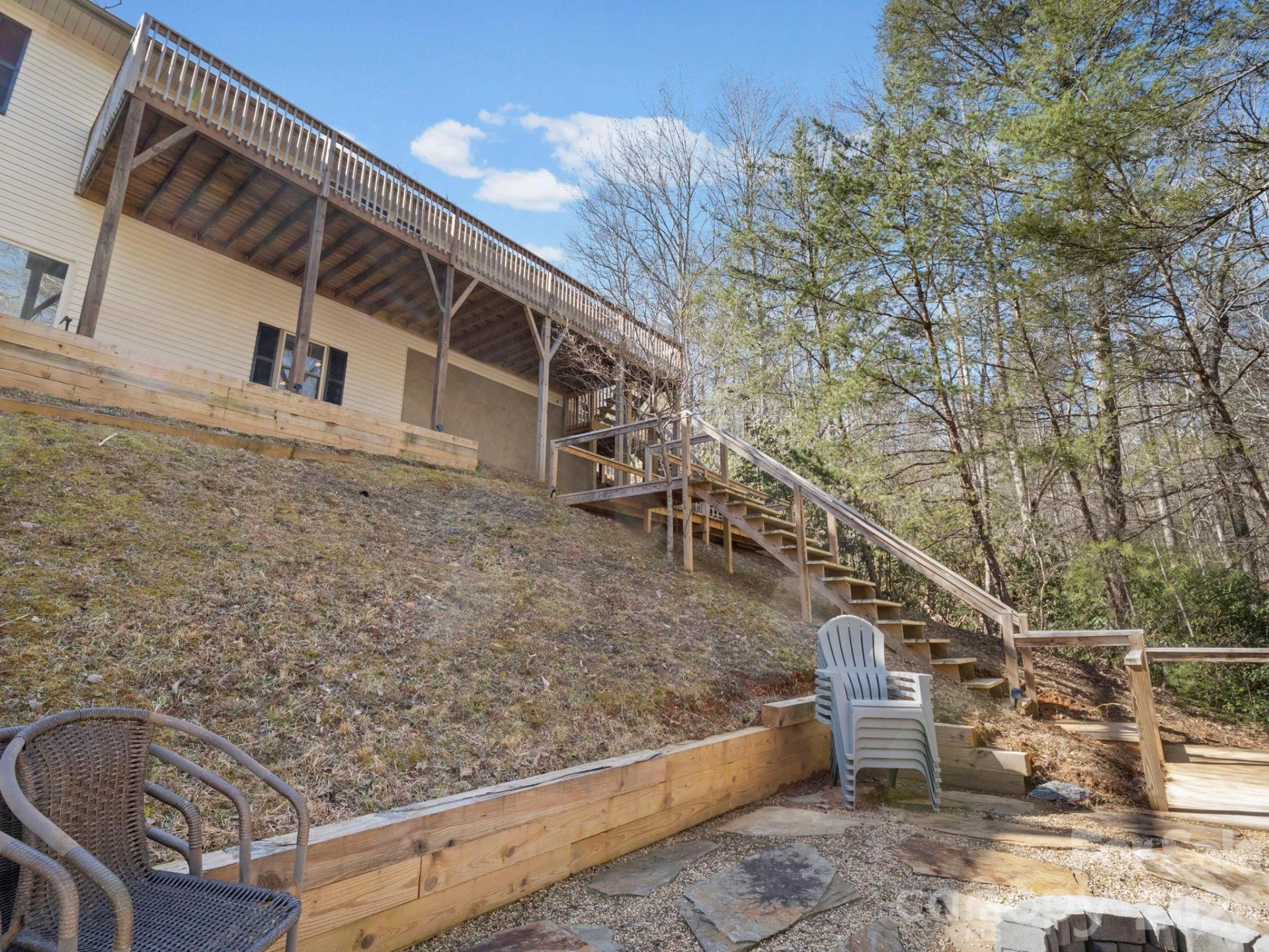 137 Weaver Court - Photo 33