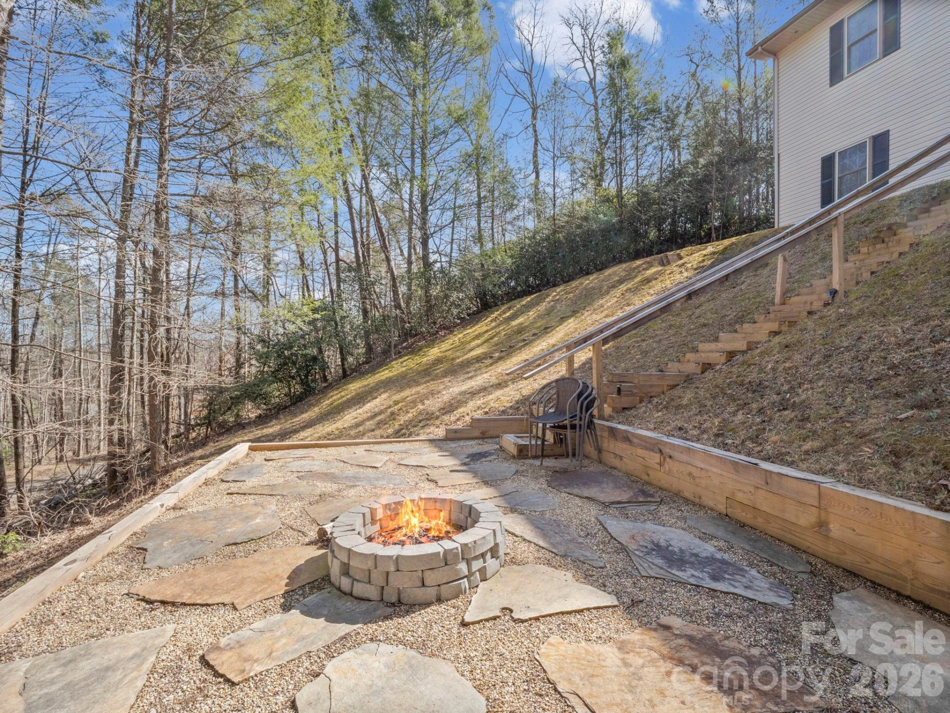 137 Weaver Court - Photo 34