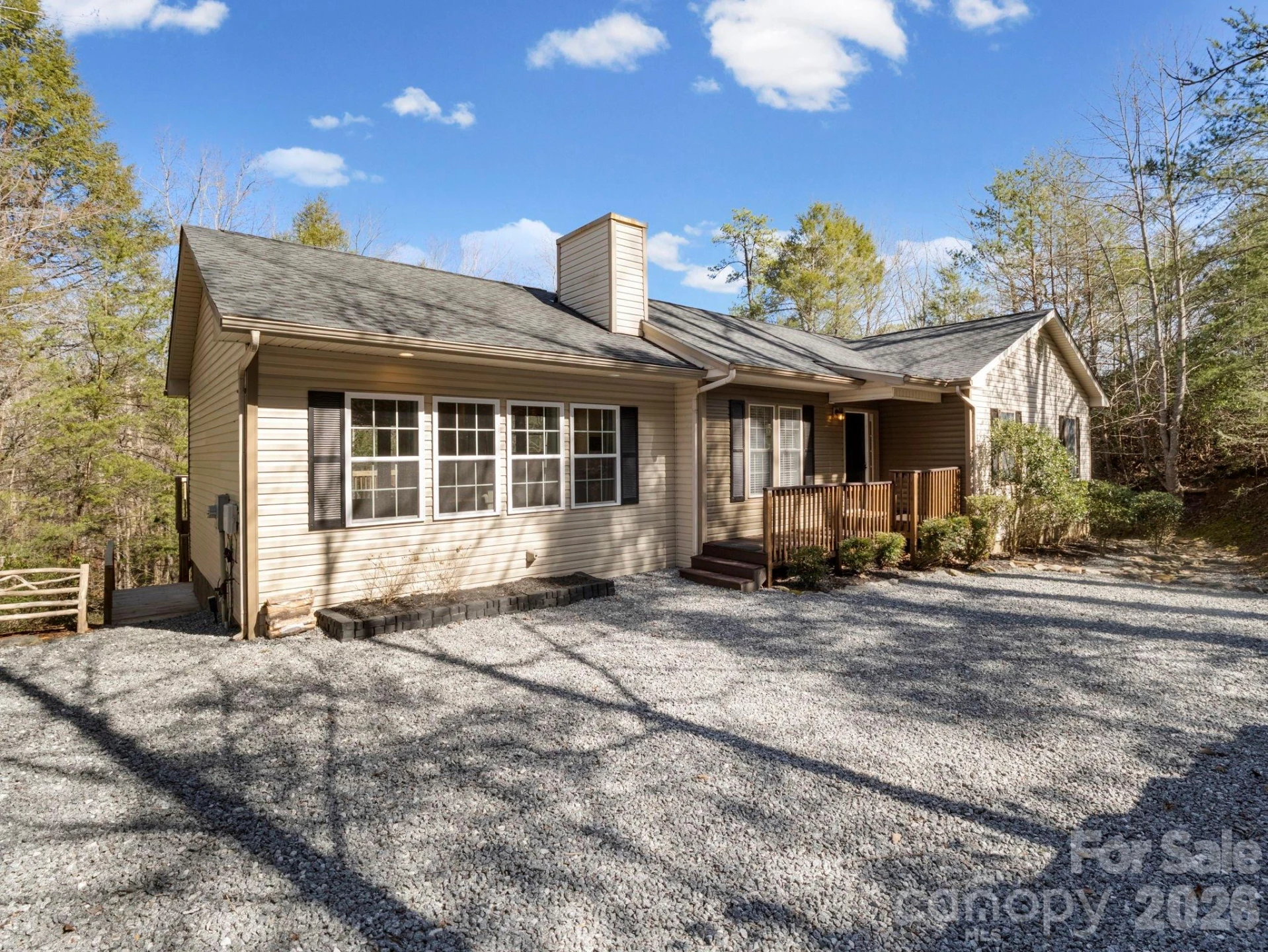 137 Weaver Court - Photo 37