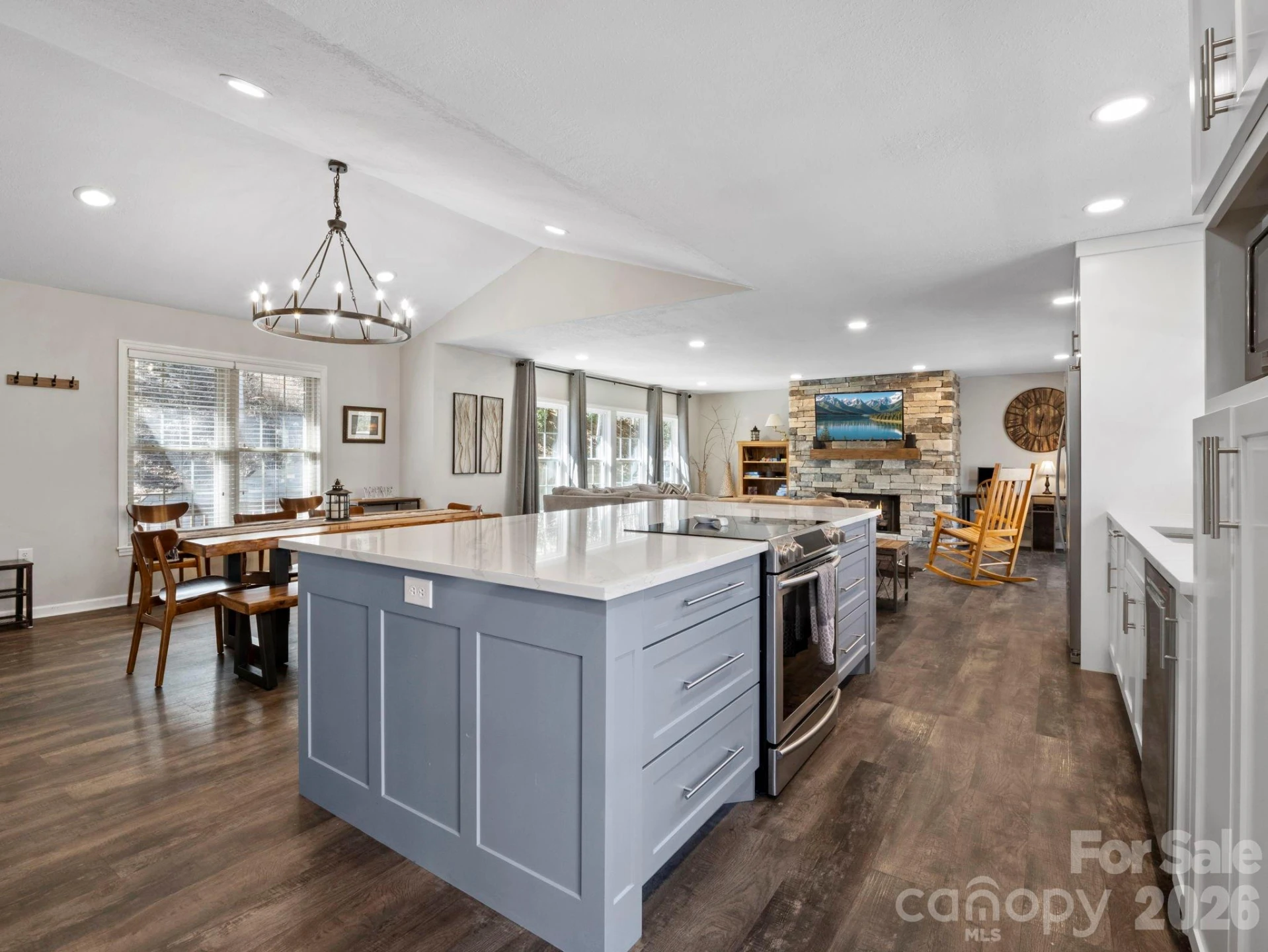 137 Weaver Court - Photo 8