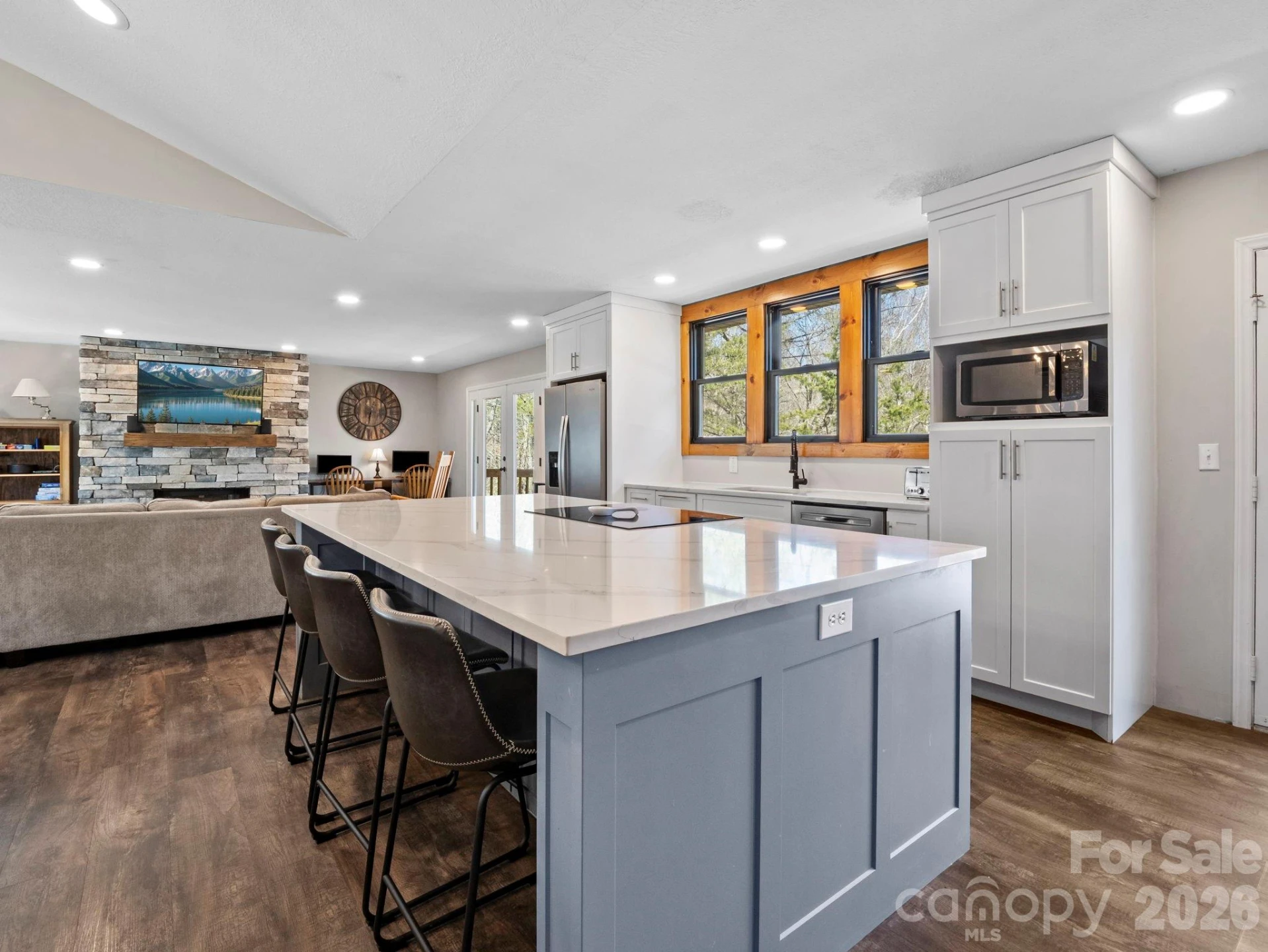 137 Weaver Court - Photo 9