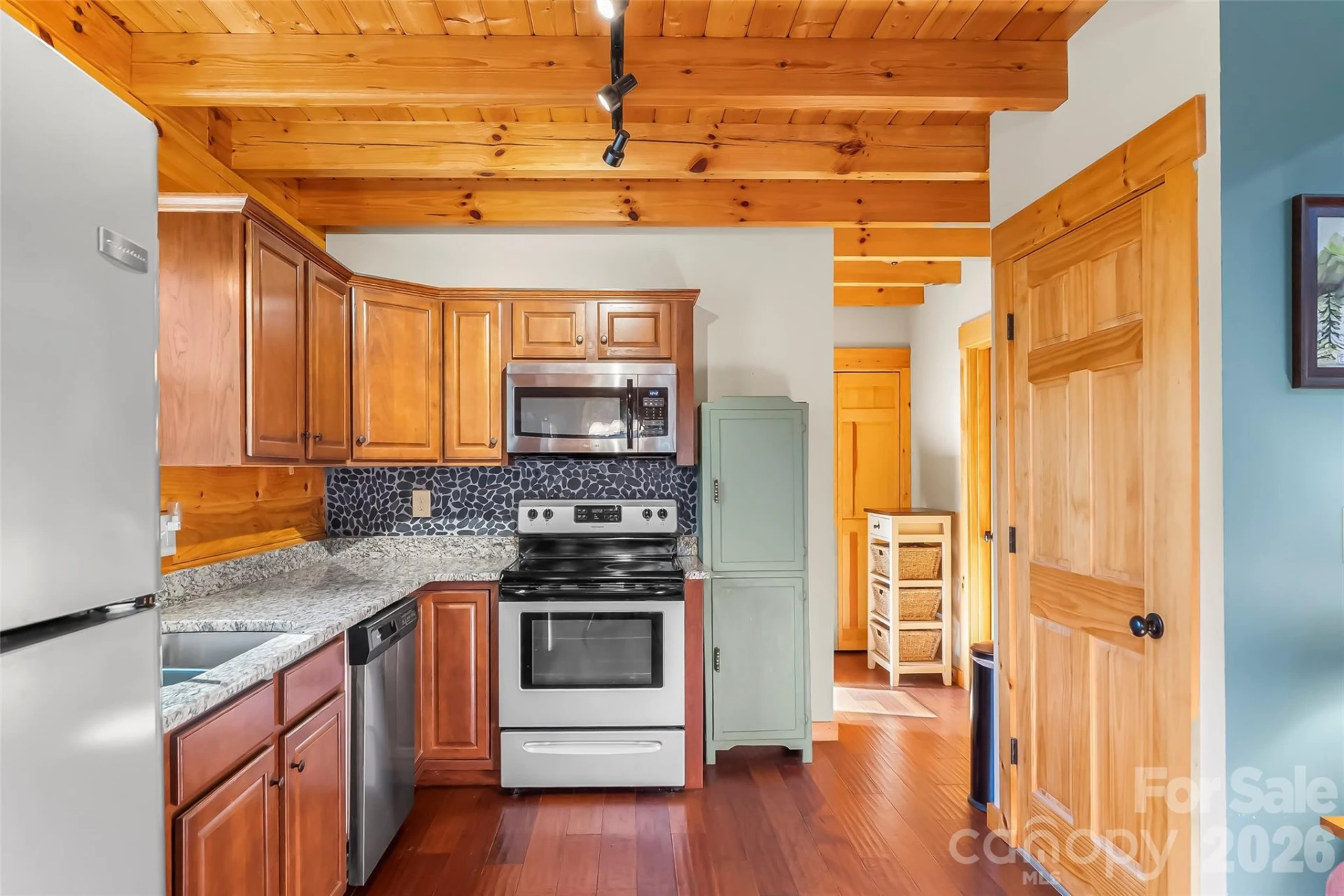 204 Mountain Vista Drive - Photo 7