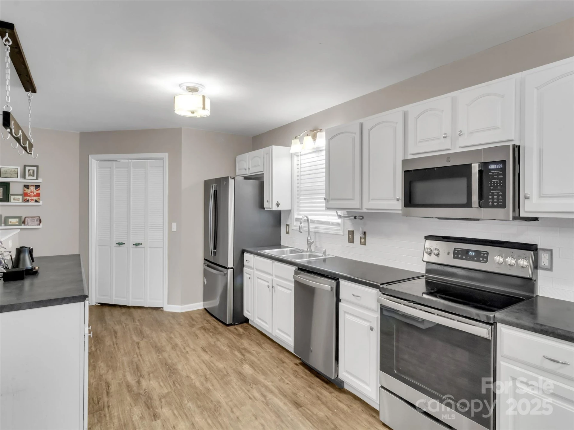 719 Pinewood Drive - Photo 9