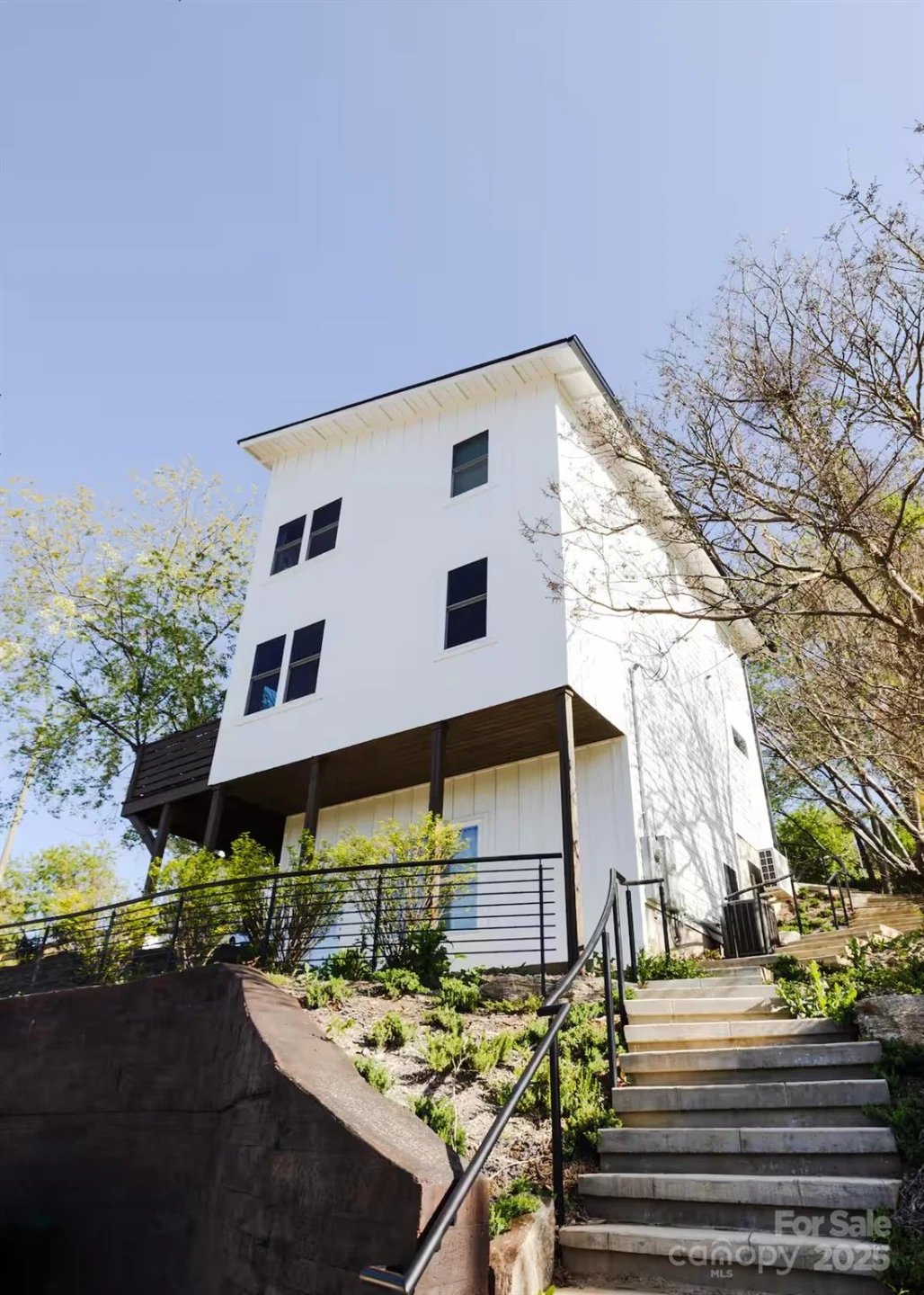1057 Riverside Drive