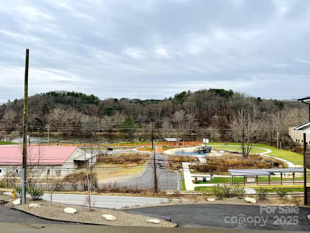 1057 Riverside Drive - Photo 38