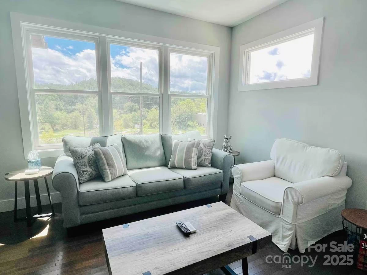 1061 Riverside Drive - Photo 23