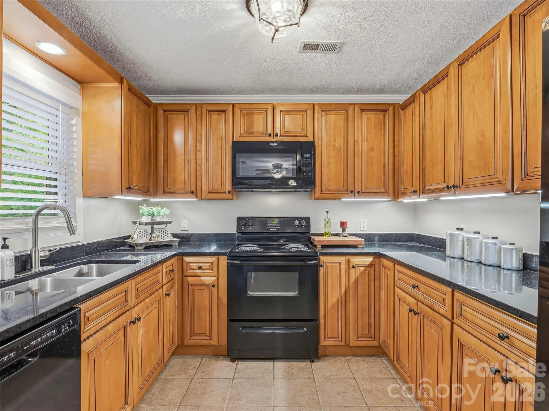 416 S Cherokee Avenue - Photo 15