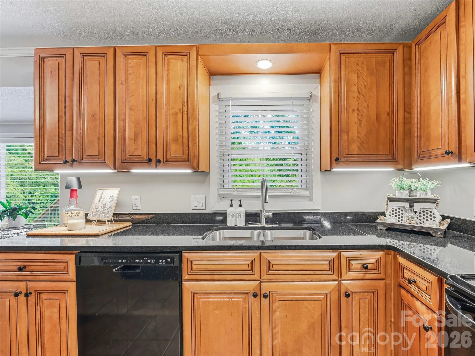 416 S Cherokee Avenue - Photo 16