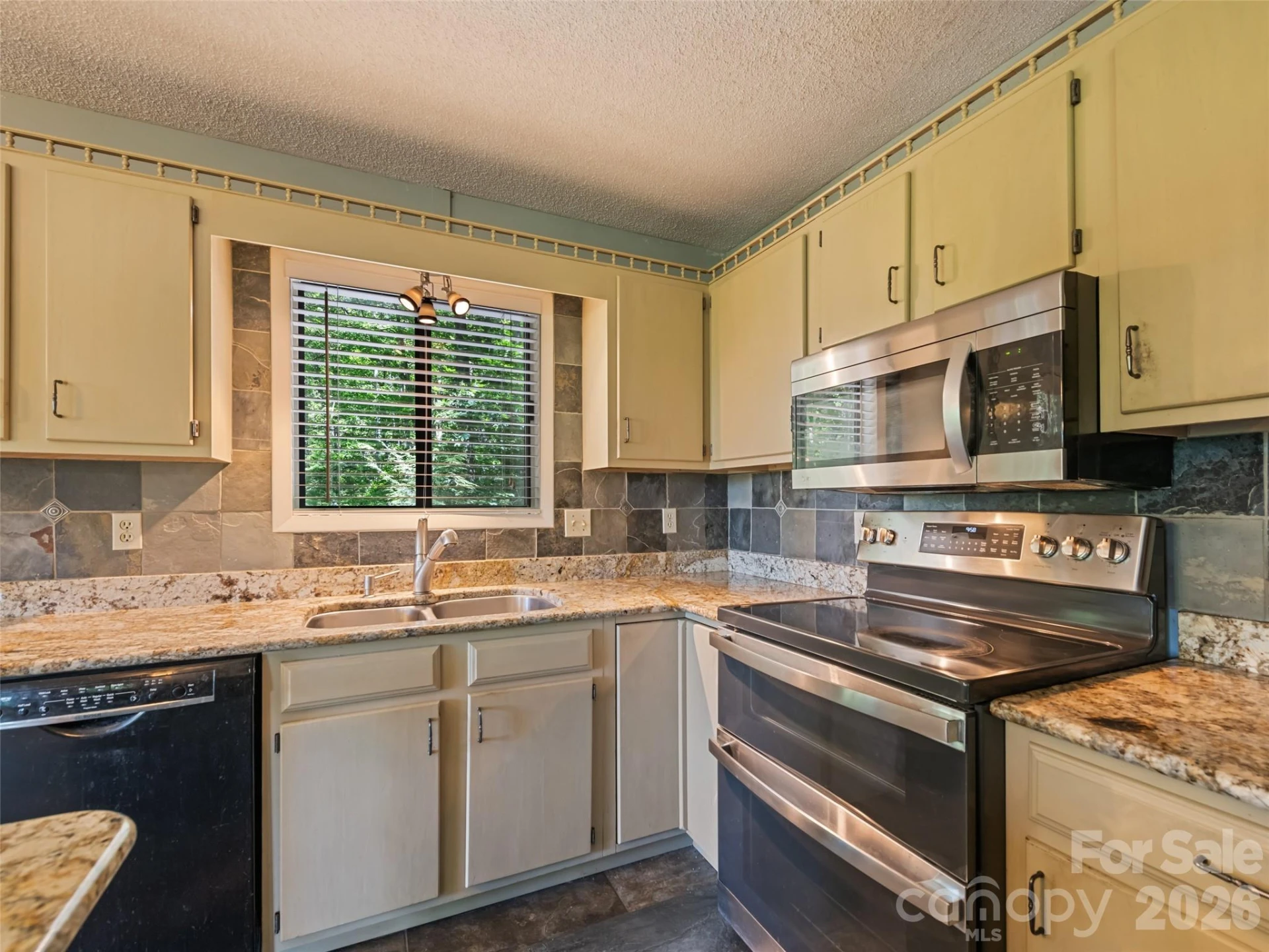 1392 Mount Chalet Road - Photo 21