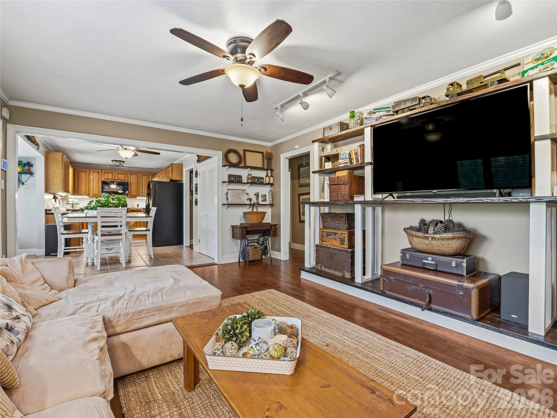 416 S Cherokee Avenue - Photo 9