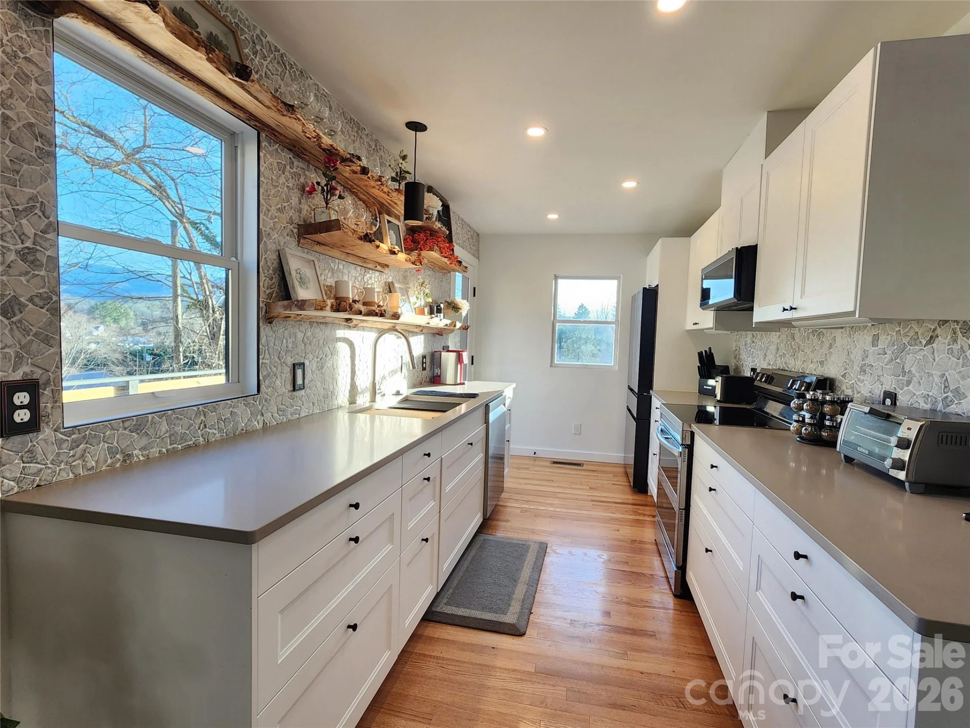 113 Hillside Street - Photo 11