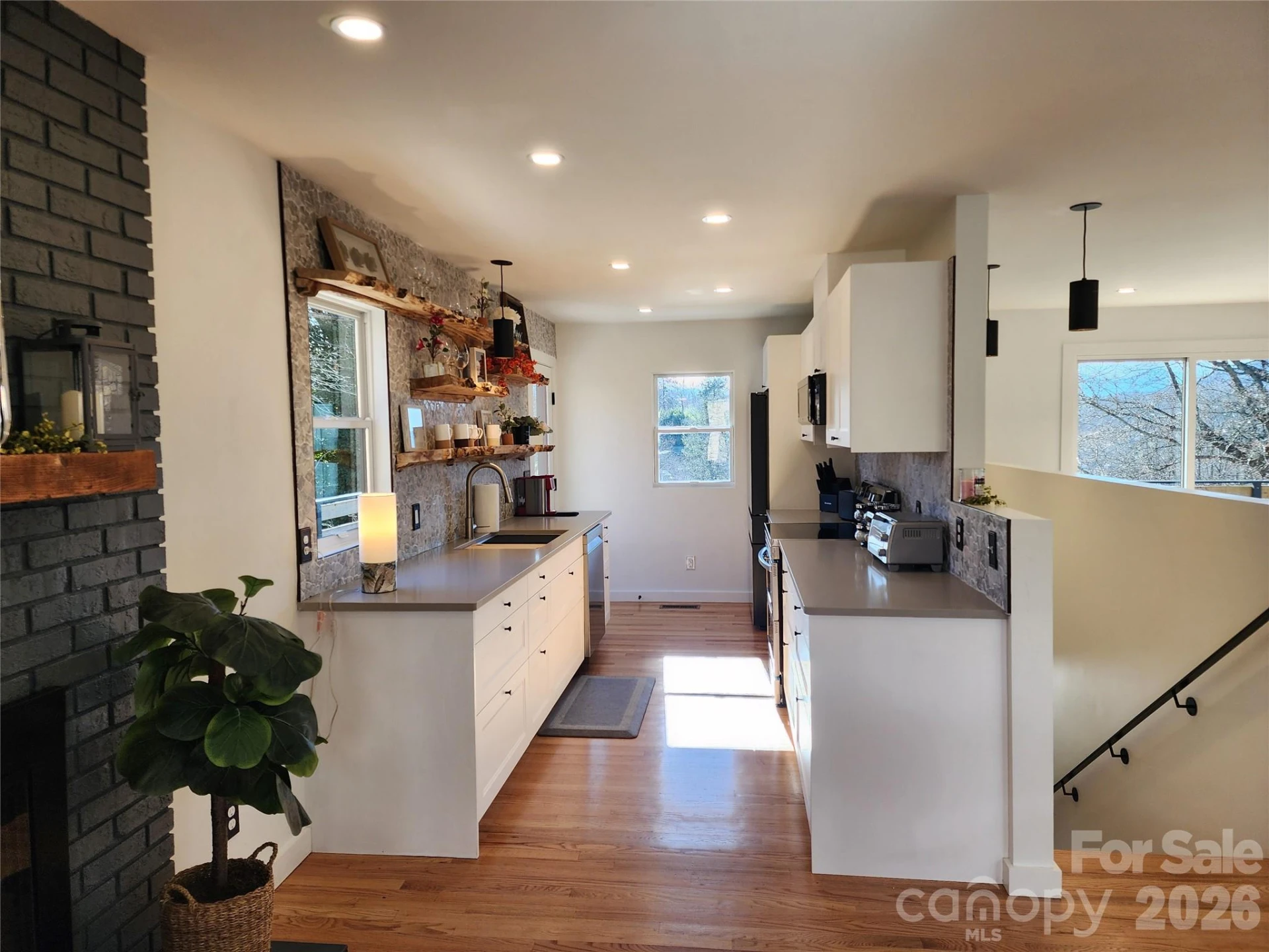 113 Hillside Street - Photo 12