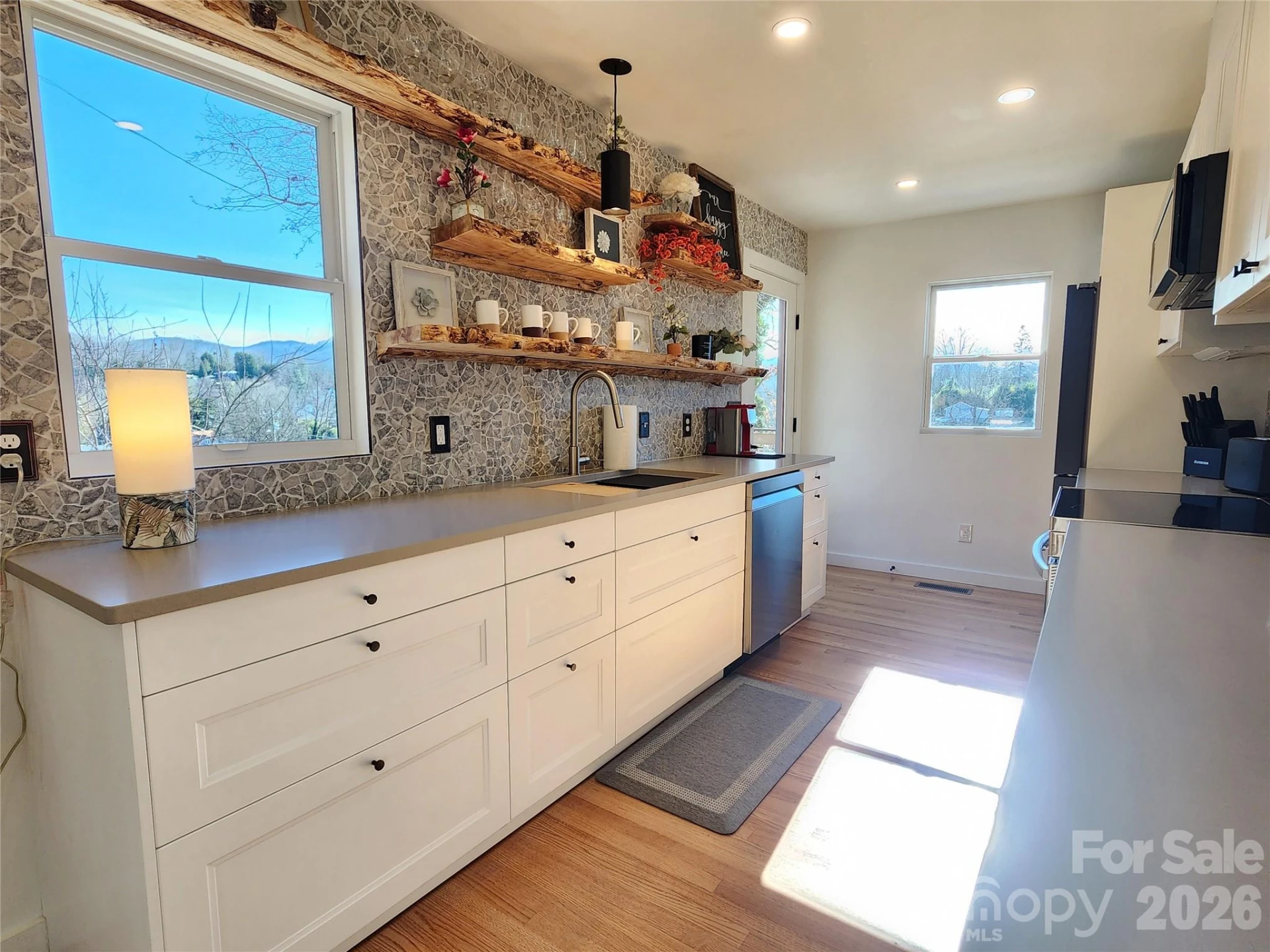 113 Hillside Street - Photo 13